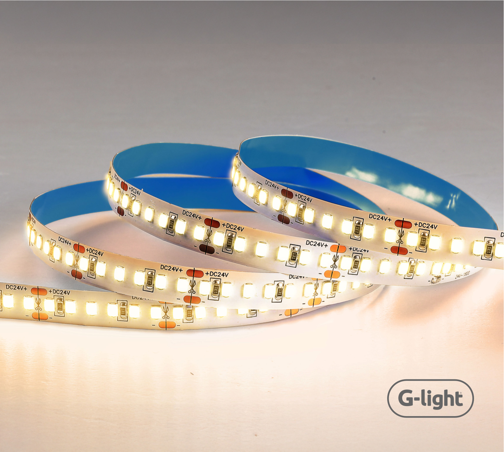 FITA SMD DECO 2835 10MM 50M 20W/M 240LEDS/M IP20 IRC97 ADESIVA S/ SILICONE S/ ACESSORIOS 2700K 24VD